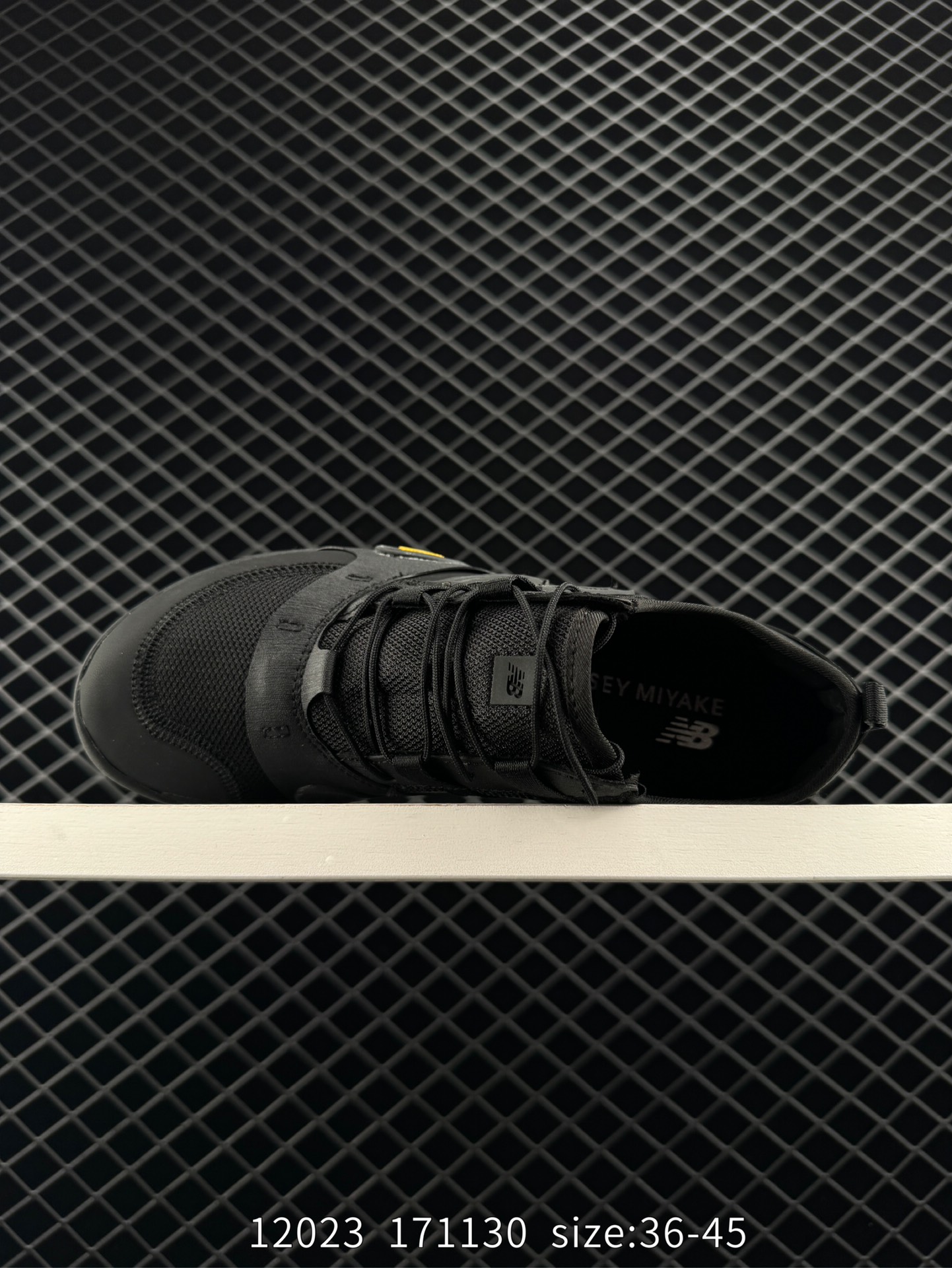 ISSEY MIYAKE/  x New Balance NB MT10O